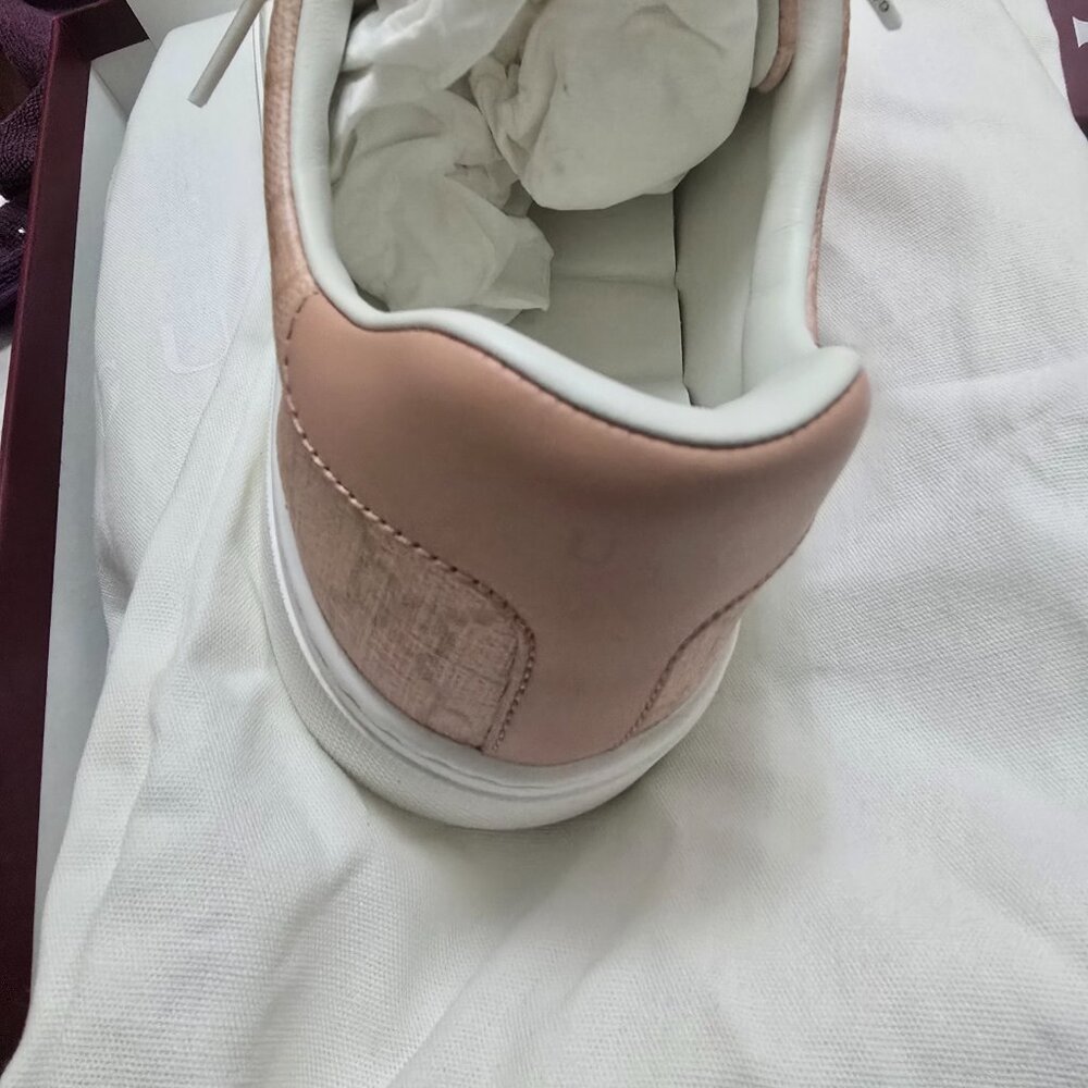 Gucci Sneakers - Picture 4 of 7